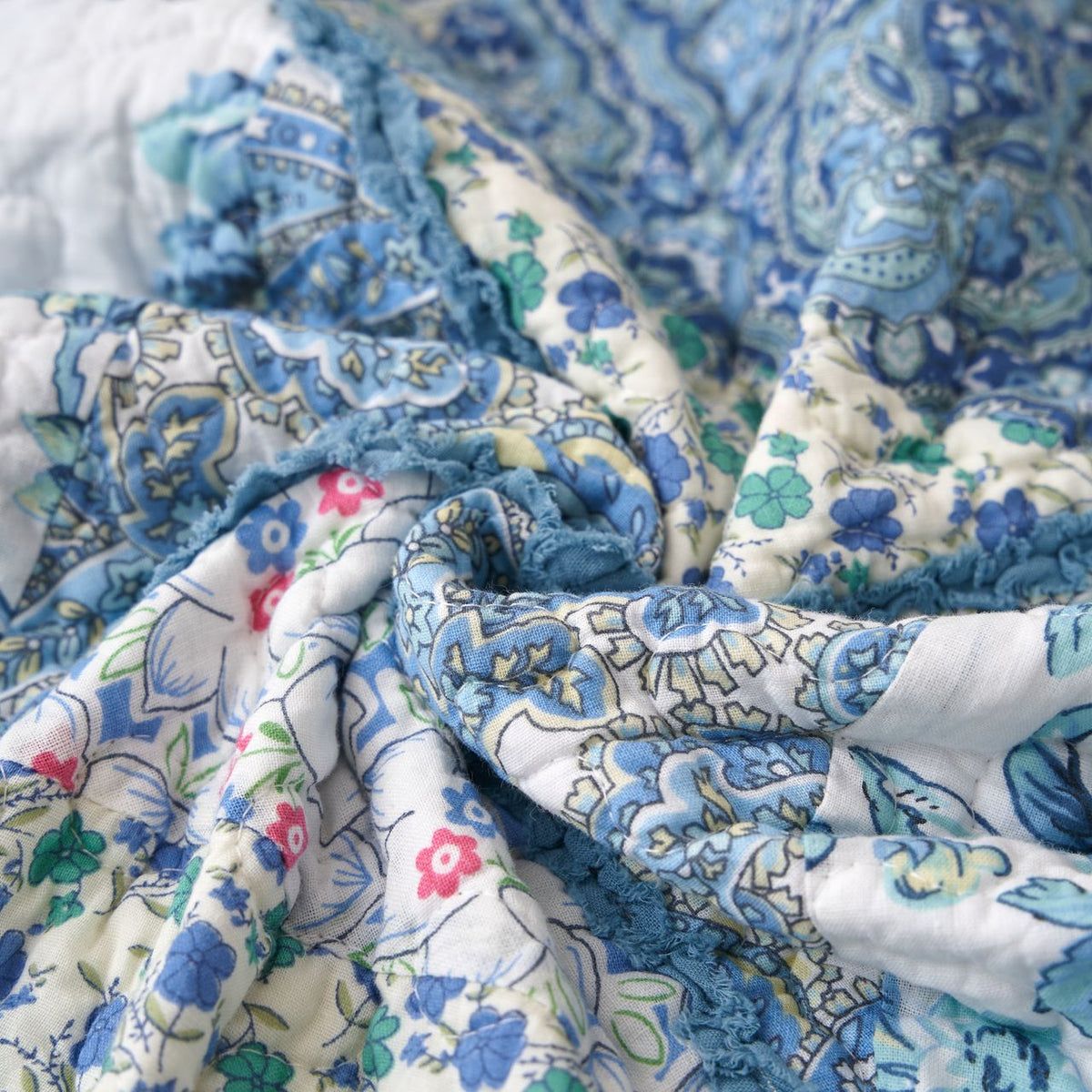 Tache Petal Dance White Blue FloralPatchwork Quilted Throw Blanket (JHW-646)